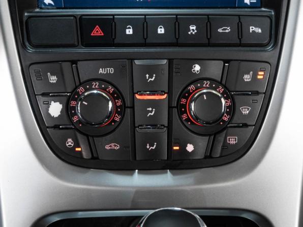 Opel Astra J Рестайлинг с пробегом 2013 года, цена 916 000 рублей, 188533 км, хэтчбек, Автокод Объявления