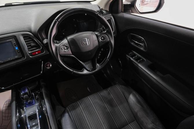 Honda Vezel I с пробегом 2015 года, цена 1 499 000 рублей, 61000 км, внедорожник, Автокод Объявления