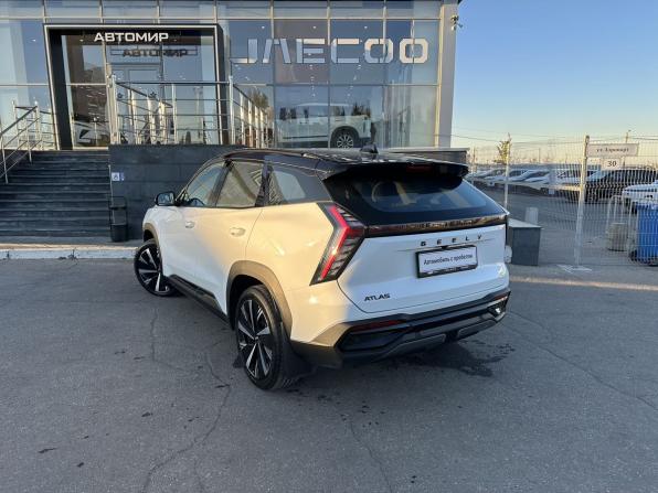 Geely Atlas II с пробегом 2024 года, цена 3 600 000 рублей, 6928 км, внедорожник, Автокод Объявления