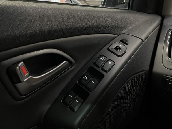 Hyundai ix35 I Рестайлинг с пробегом 2015 года, цена 1 395 000 рублей, 108081 км, внедорожник, Автокод Объявления