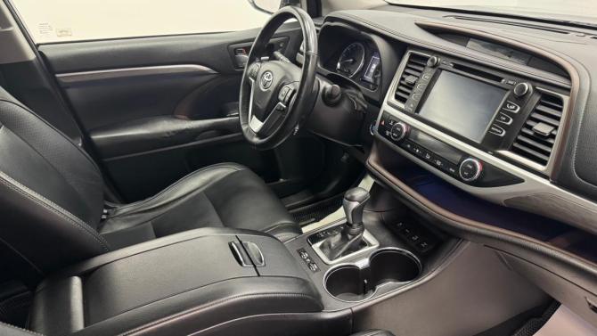 Toyota Highlander III (XU50) Рестайлинг с пробегом 2017 года, цена 2 850 000 рублей, 211239 км, внедорожник, Автокод Объявления