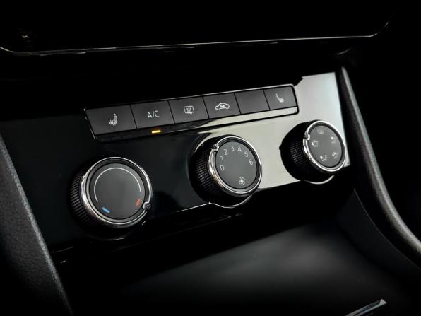 Skoda Superb III с пробегом 2019 года, цена 2 385 000 рублей, 53688 км, лифтбек, Автокод Объявления