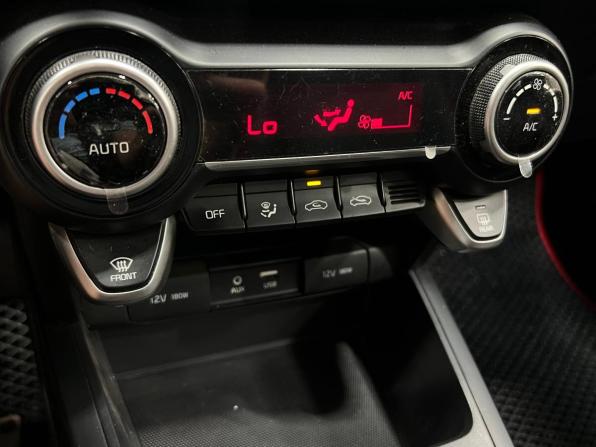 Kia Rio IV с пробегом 2019 года, цена 1 550 000 рублей, 49000 км, хэтчбек, Автокод Объявления
