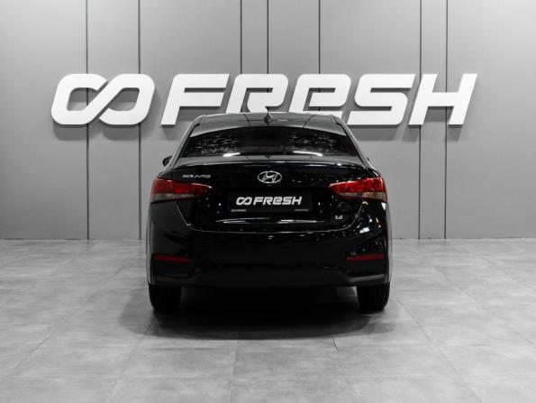 Hyundai Solaris II с пробегом 2018 года, цена 1 429 000 рублей, 69550 км, седан, Автокод Объявления