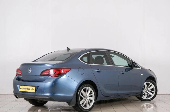 Opel Astra J Рестайлинг с пробегом 2014 года, цена 1 049 000 рублей, 87000 км, седан, Автокод Объявления