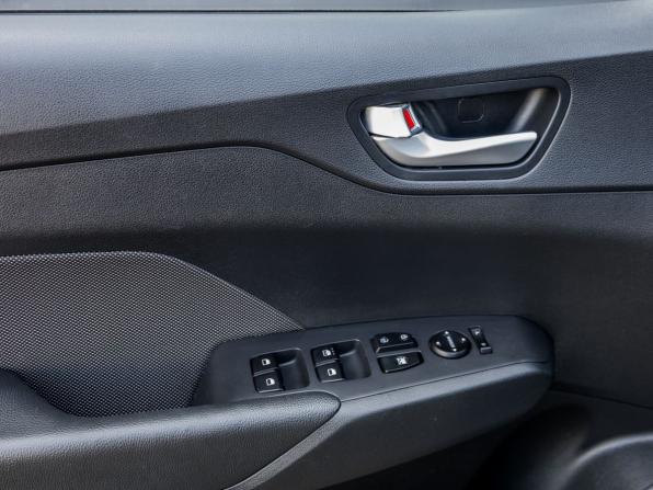 Hyundai Solaris II с пробегом 2018 года, цена 1 551 900 рублей, 55000 км, седан, Автокод Объявления