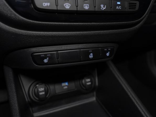 Hyundai Solaris II Рестайлинг с пробегом 2022 года, цена 1 645 000 рублей, 45148 км, седан, Автокод Объявления