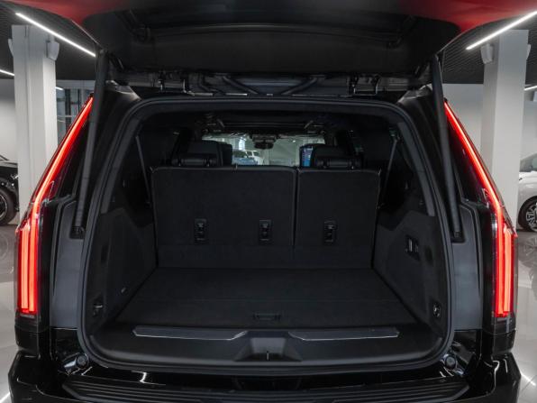 Cadillac Escalade V Рестайлинг с пробегом 2025 года, цена 20 700 000 рублей, 400 км, внедорожник, Автокод Объявления