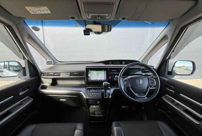 Honda Stepwgn V Рестайлинг с пробегом 2019 года, цена 2 620 000 рублей, 49845 км, минивэн, Автокод Объявления