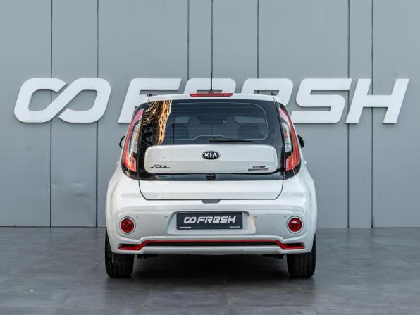 Kia Soul II Рестайлинг с пробегом 2018 года, цена 1 560 000 рублей, 112375 км, хэтчбек, Автокод Объявления