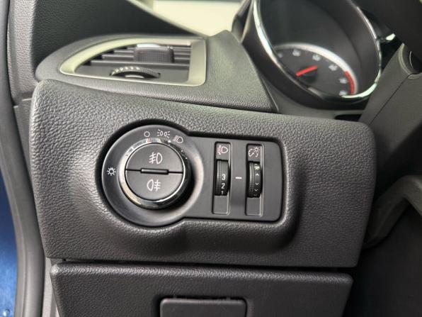 Opel Astra J Рестайлинг с пробегом 2012 года, цена 789 000 рублей, 172000 км, хэтчбек, Автокод Объявления