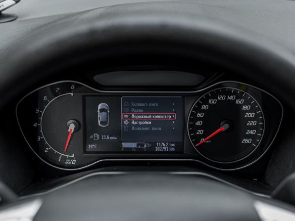 Ford Mondeo IV Рестайлинг с пробегом 2011 года, цена 796 001 рубль, 182672 км, седан, Автокод Объявления