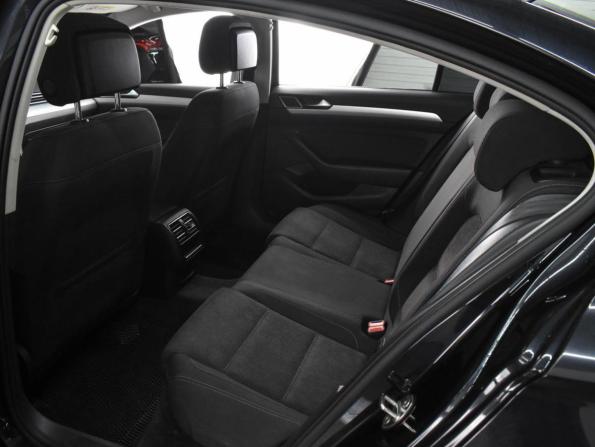 Volkswagen Passat B8 с пробегом 2017 года, цена 1 598 000 рублей, 140493 км, седан, Автокод Объявления