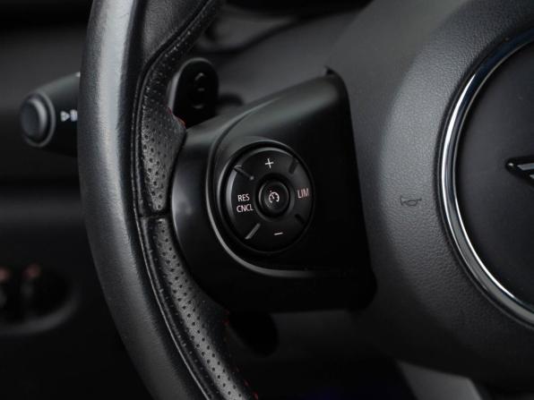 Mini Hatch III (F55/F56) Рестайлинг с пробегом 2020 года, цена 3 201 444 рубля, 74460 км, хэтчбек, Автокод Объявления