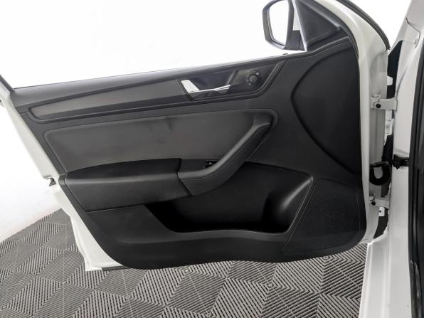 Skoda Rapid II с пробегом 2021 года, цена 1 225 000 рублей, 214101 км, лифтбек, Автокод Объявления