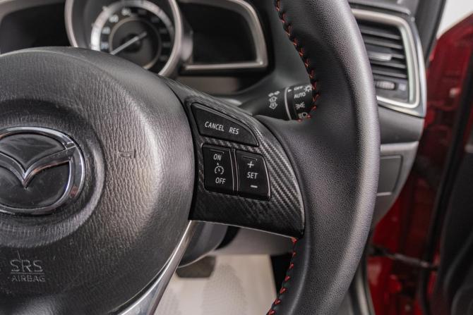 Mazda Axela III с пробегом 2015 года, цена 1 329 000 рублей, 105418 км, хэтчбек, Автокод Объявления