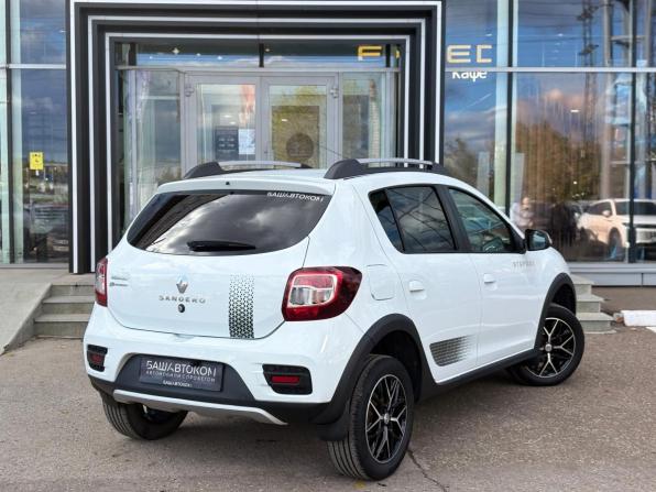 Renault Sandero II с пробегом 2017 года, цена 1 100 000 рублей, 92166 км, хэтчбек, Автокод Объявления