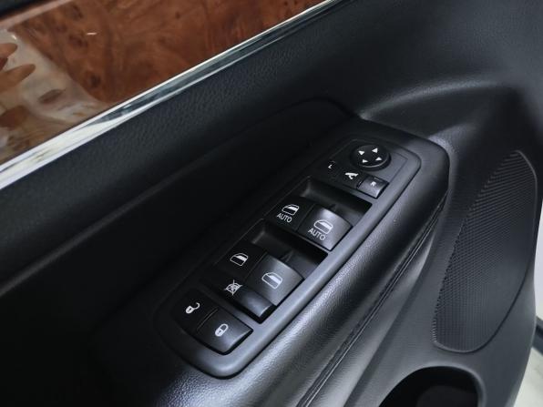 Jeep Grand Cherokee IV (WK2) с пробегом 2012 года, цена 1 695 000 рублей, 212397 км, внедорожник, Автокод Объявления