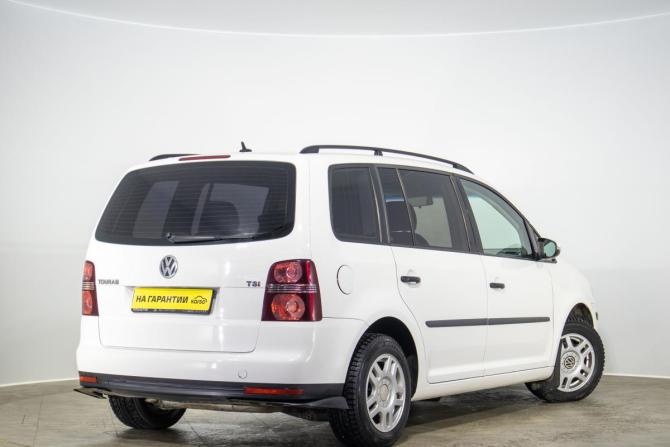 Volkswagen Touran I Рестайлинг с пробегом 2010 года, цена 899 000 рублей, 130000 км, компактвэн, Автокод Объявления