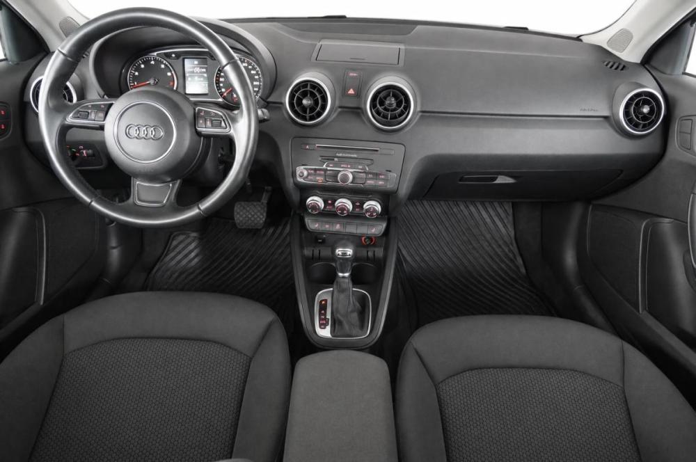 Audi A1 I (8X) Рестайлинг Калининград  - изображение 9