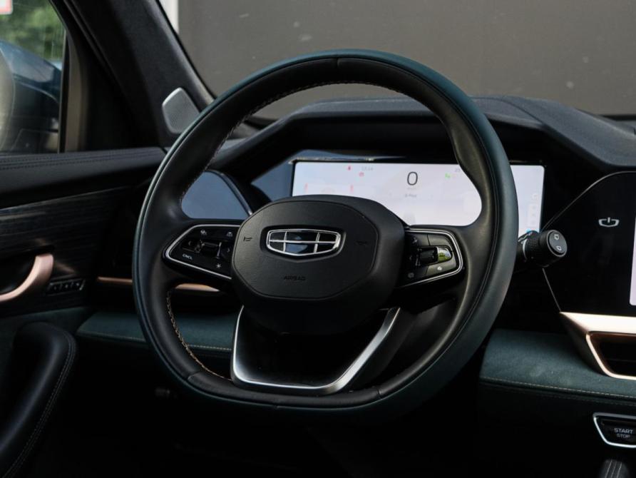 Geely Monjaro I Москва  - изображение 13