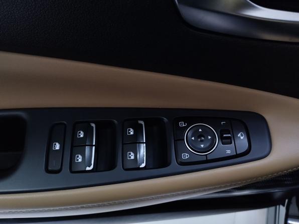 Hyundai Santa Fe IV Рестайлинг с пробегом 2021 года, цена 2 820 000 рублей, 101183 км, внедорожник, Автокод Объявления