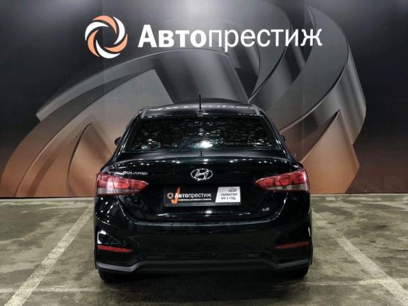 Hyundai Solaris II с пробегом 2018 года, цена 1 360 000 рублей, 94367 км, седан, Автокод Объявления