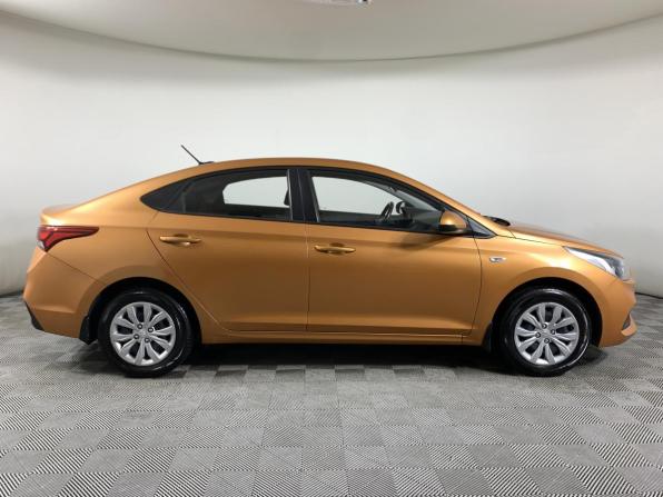 Hyundai Solaris II с пробегом 2018 года, цена 1 335 000 рублей, 114294 км, седан, Автокод Объявления