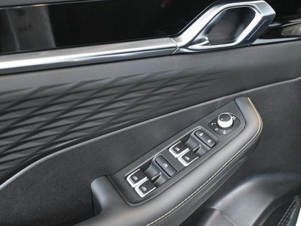 Geely Coolray I Рестайлинг с пробегом 2025 года, цена 2 759 900 рублей, 35 км, внедорожник, Автокод Объявления