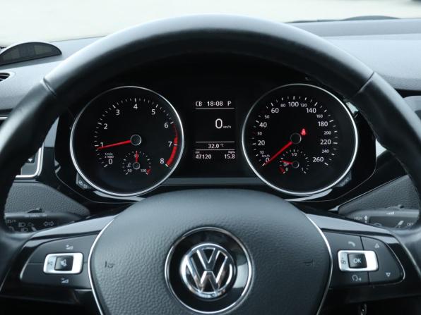 Volkswagen Jetta VI Рестайлинг с пробегом 2017 года, цена 1 690 000 рублей, 47120 км, седан, Автокод Объявления