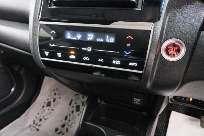 Honda Fit III Рестайлинг с пробегом 2019 года, цена 1 349 000 рублей, 127000 км, хэтчбек, Автокод Объявления