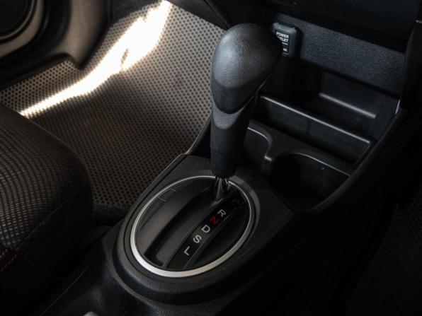 Honda Fit II с пробегом 2012 года, цена 930 000 рублей, 98047 км, хэтчбек, Автокод Объявления