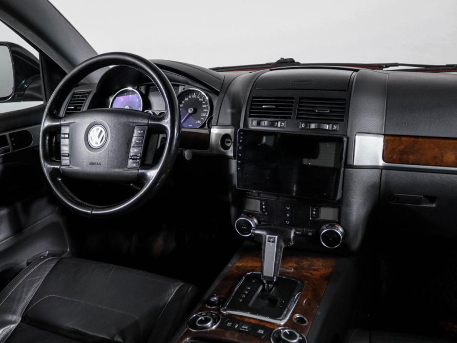 Volkswagen Touareg I Рестайлинг Москва  - изображение 12