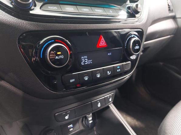 Hyundai Solaris II Рестайлинг с пробегом 2021 года, цена 1 320 000 рублей, 146300 км, седан, Автокод Объявления