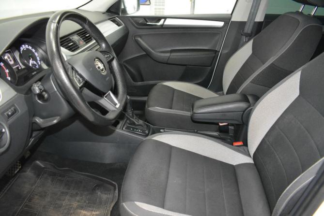 Skoda Rapid I Рестайлинг с пробегом 2019 года, цена 1 338 000 рублей, 144000 км, лифтбек, Автокод Объявления