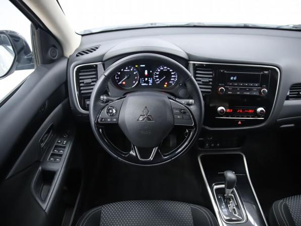 Mitsubishi Outlander III Рестайлинг 3 с пробегом 2022 года, цена 2 490 000 рублей, 100874 км, внедорожник, Автокод Объявления