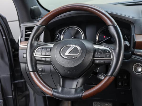 Lexus LX III Рестайлинг 2 с пробегом 2019 года, цена 7 900 000 рублей, 137681 км, внедорожник, Автокод Объявления
