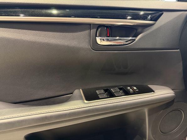 Lexus ES VI Рестайлинг с пробегом 2016 года, цена 1 993 000 рублей, 268172 км, седан, Автокод Объявления