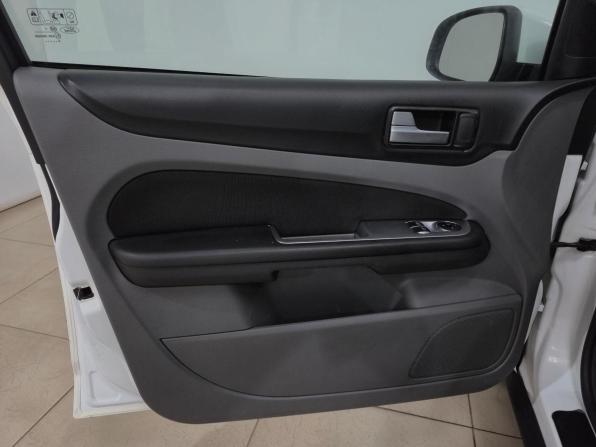 Ford Focus II Рестайлинг с пробегом 2010 года, цена 550 000 рублей, 172962 км, седан, Автокод Объявления