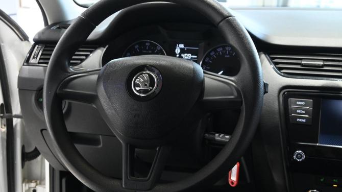 Skoda Octavia III (A7) Рестайлинг с пробегом 2017 года, цена 1 495 000 рублей, 128961 км, лифтбек, Автокод Объявления