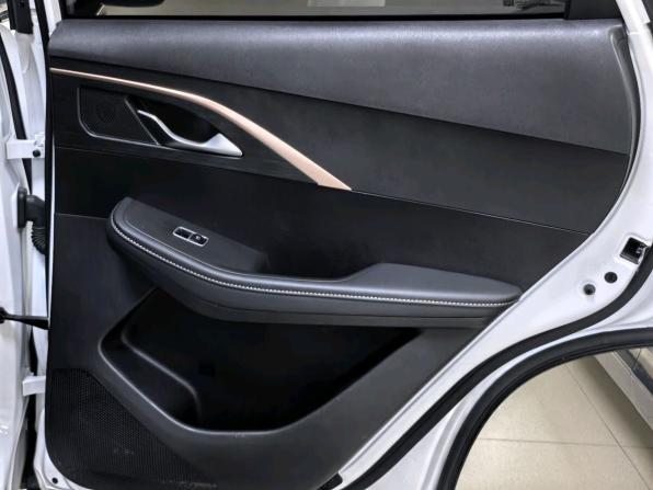 Omoda C5 I с пробегом 2023 года, цена 1 740 000 рублей, 61938 км, внедорожник, Автокод Объявления