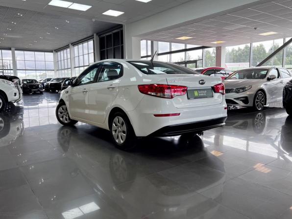 Kia Rio III Рестайлинг с пробегом 2016 года, цена 995 000 рублей, 156383 км, седан, Автокод Объявления