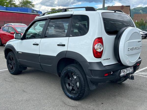 Chevrolet Niva I Рестайлинг с пробегом 2015 года, цена 620 000 рублей, 115000 км, внедорожник, Автокод Объявления