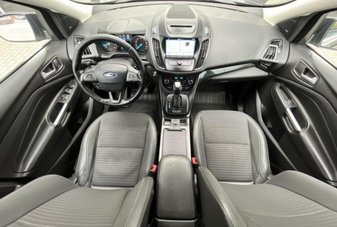 Ford Kuga II Рестайлинг с пробегом 2018 года, цена 1 490 000 рублей, 220233 км, внедорожник, Автокод Объявления