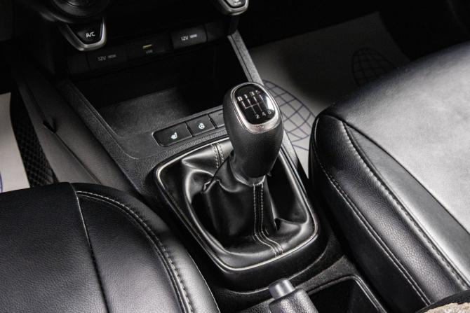 Kia Rio IV Рестайлинг с пробегом 2020 года, цена 1 529 000 рублей, 121000 км, седан, Автокод Объявления
