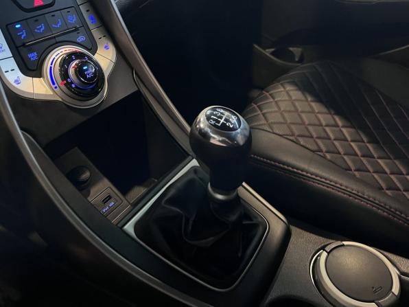 Hyundai Elantra V (MD) с пробегом 2012 года, цена 1 096 000 рублей, 123953 км, седан, Автокод Объявления