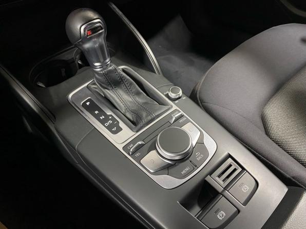 Audi A3 III (8V) Рестайлинг с пробегом 2016 года, цена 1 689 000 рублей, 153869 км, седан, Автокод Объявления