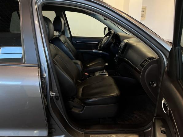 Hyundai Santa Fe II Рестайлинг с пробегом 2012 года, цена 1 240 000 рублей, 220292 км, внедорожник, Автокод Объявления
