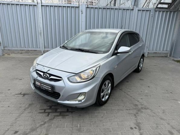 Hyundai Solaris I с пробегом 2014 года, цена 775 000 рублей, 214209 км, хэтчбек, Автокод Объявления