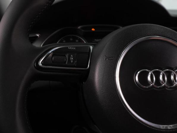 Audi A4 IV (B8) Рестайлинг с пробегом 2012 года, цена 1 099 000 рублей, 304751 км, седан, Автокод Объявления